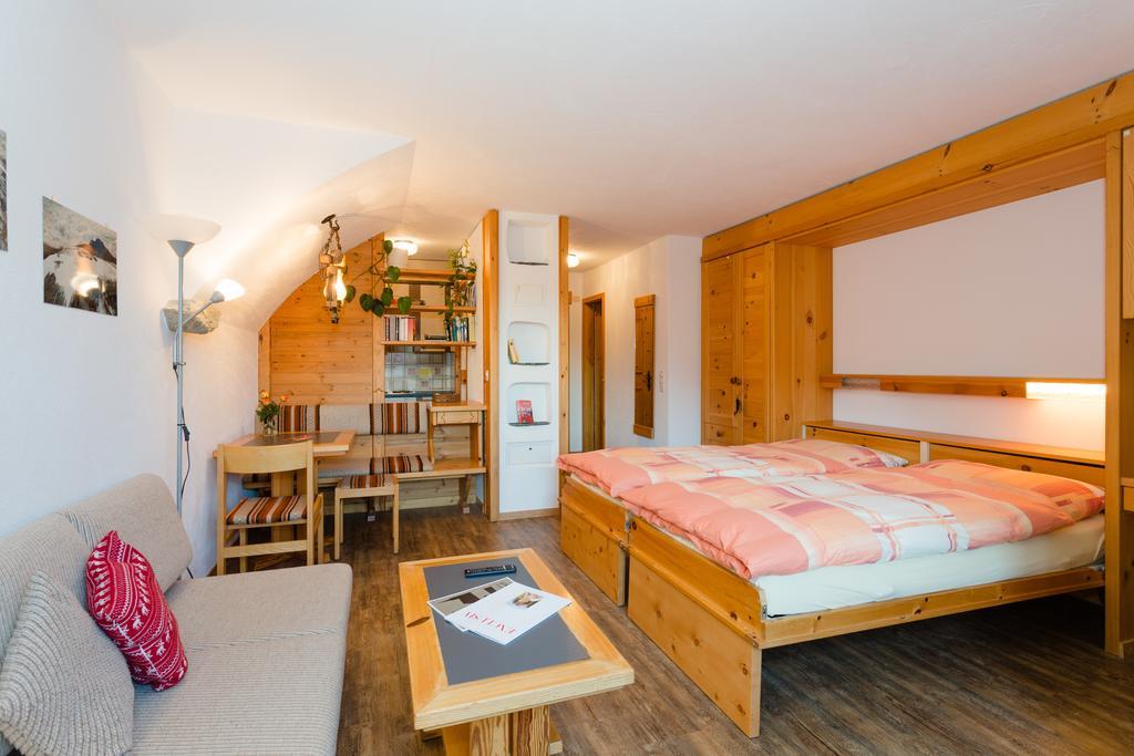 Hotel B&B Susom Surlej 실파플라나 외부 사진